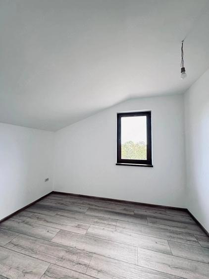 Casă cu 5 camere cu Teren 400 Mp în Central