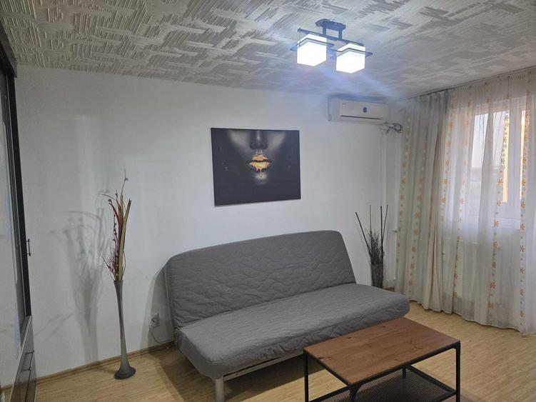 Apartament cu 2 camere decomandat în Tei
