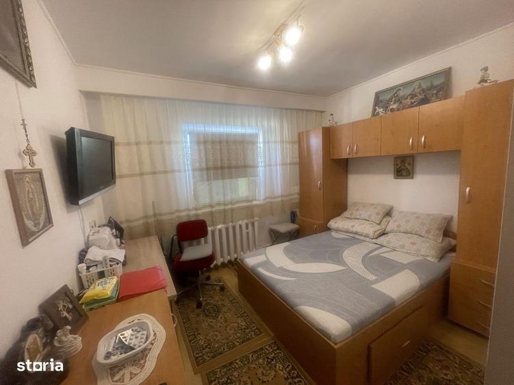 Apartament cu 3 camere decomandat în Sub Arini
