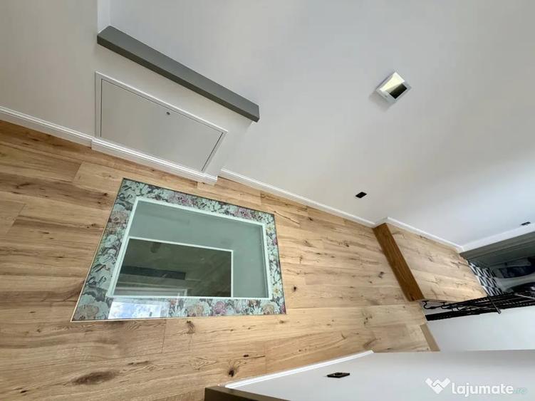Casă cu 7 camere cu Teren 248 Mp în Romană