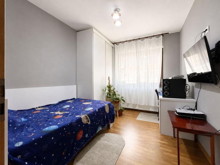 Casă individuală cu 5 camere cu Canalizare în Șagului