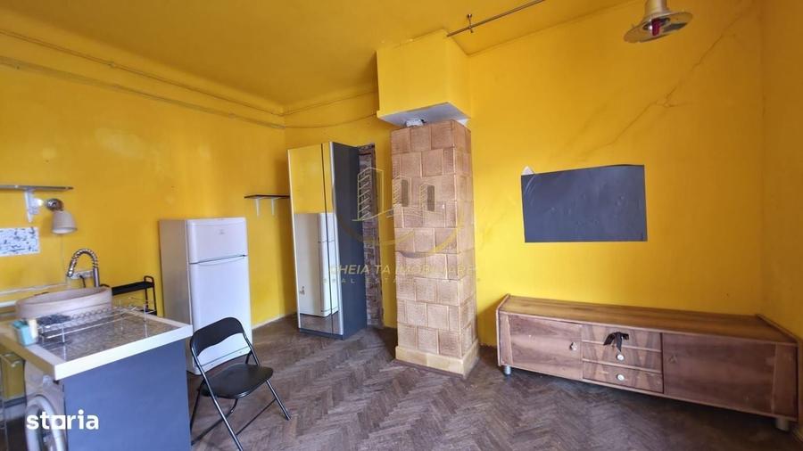 Casă cu 3 camere în Andrei Mureșanu