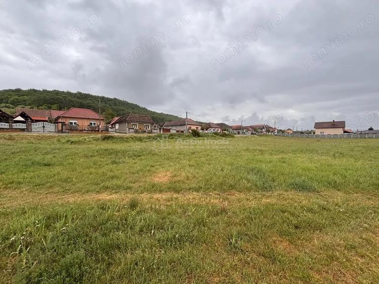 Teren de 2145 mp, în Hidiș