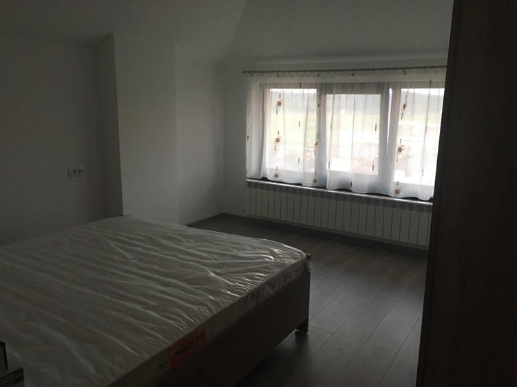 Apartament cu 3 camere semidecomandat în Valea Lupului