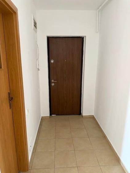 Apartament cu 3 camere semidecomandat în Doamna Ghica
