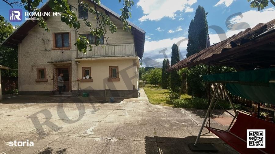 Casă cu 4 camere cu Teren 4100 Mp în Central