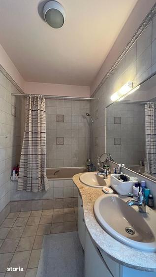 Casă cu 5 camere cu Canalizare în Bucureștii Noi