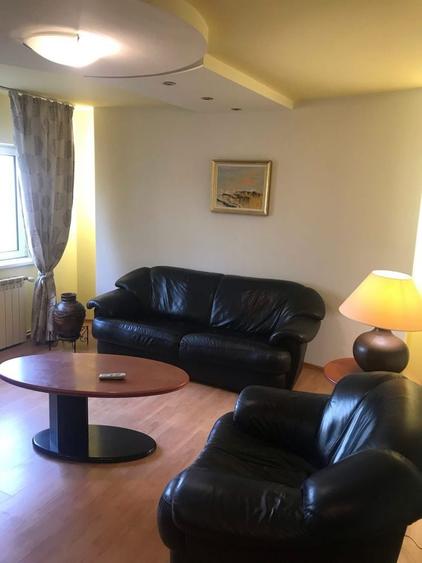Apartament cu 3 camere decomandat, mobilat în Central