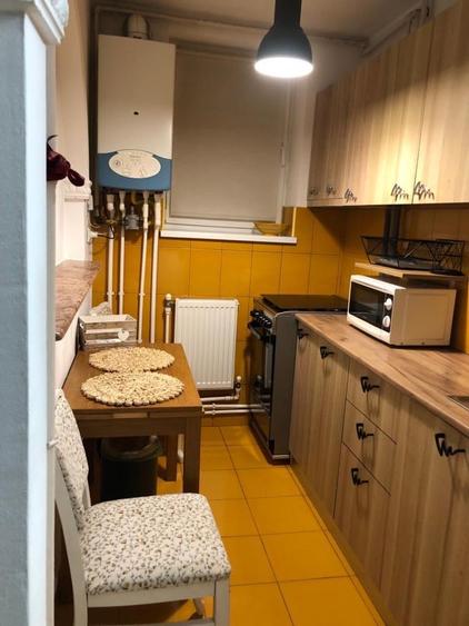 Inchiriez apartament 2 camere semidecomandat, Gara de Nord, etaj 7, centrala proprie - 3