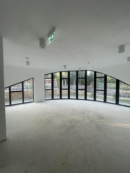 Spațiu comercial, de 1,578 mp, în Dâmbul Rotund