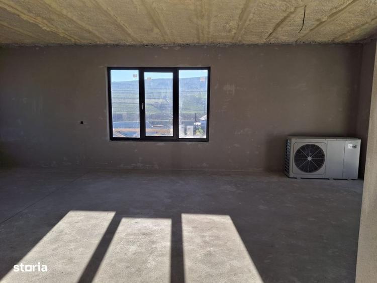 Casă cu 3 camere în Câmpenești