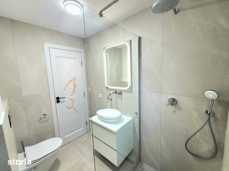 Apartament cu 3 camere decomandat în Cornișa