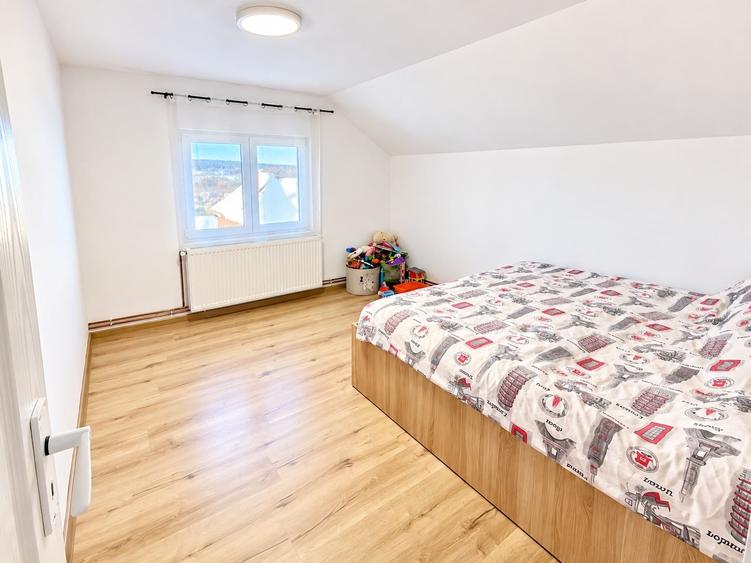 Casă individuală cu 4 camere cu Teren 800 Mp în Glogoveț