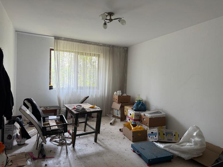Casă individuală cu 5 camere cu Teren 1088 Mp în Vânătorii Mari