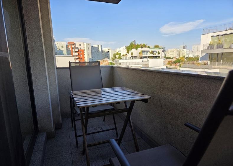 Apartament cu 2 camere decomandat, mobilat în Titulescu