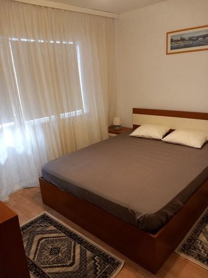 Apartament cu 3 camere decomandat în Sud
