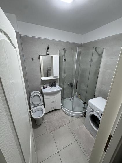Garsonieră decomandată în Jiului