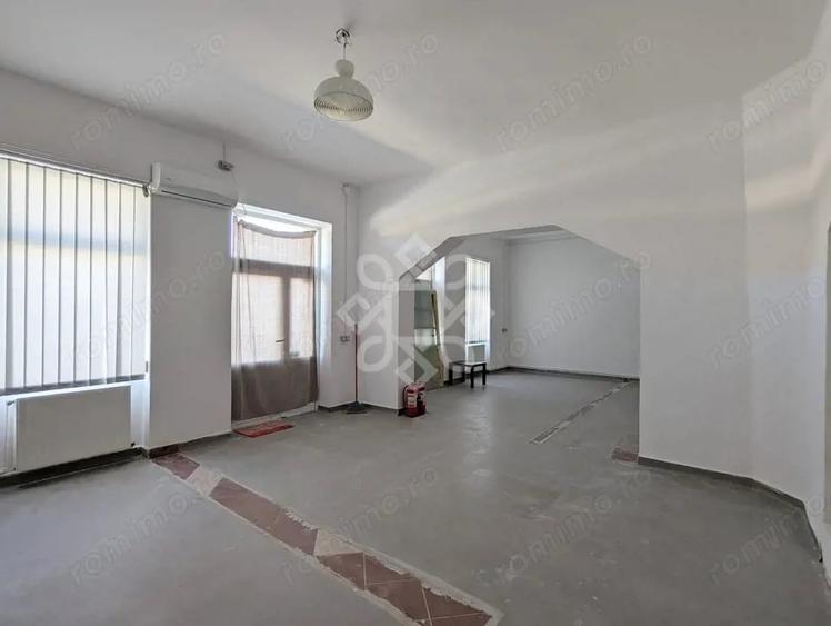 Casă cu 2 camere cu Teren 306 Mp în Central