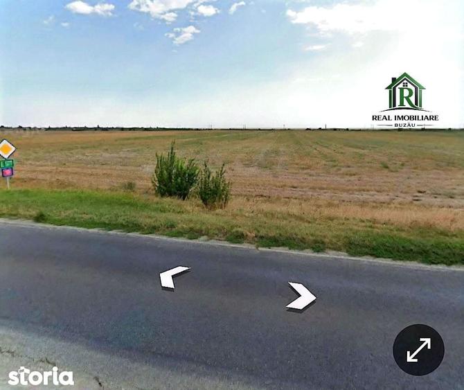 Teren de 4948 mp, în Central
