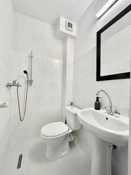 Casă cu 5 camere cu Canalizare în Pipera