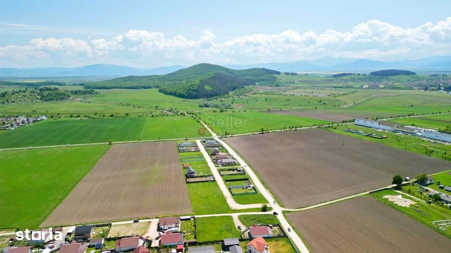 Teren de 31800 mp, în Sânpetru