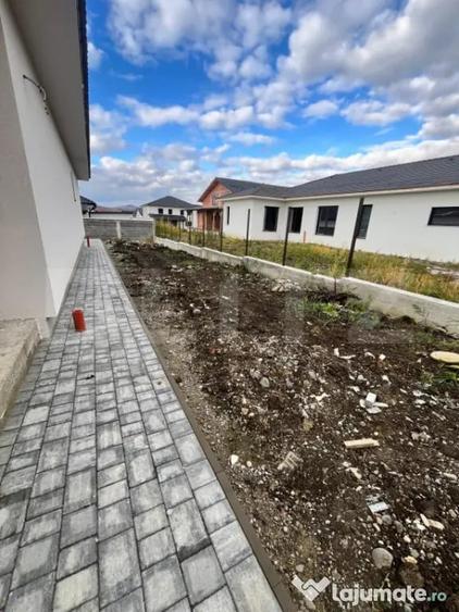 Casă cu 4 camere cu Teren 500 Mp în Unirea