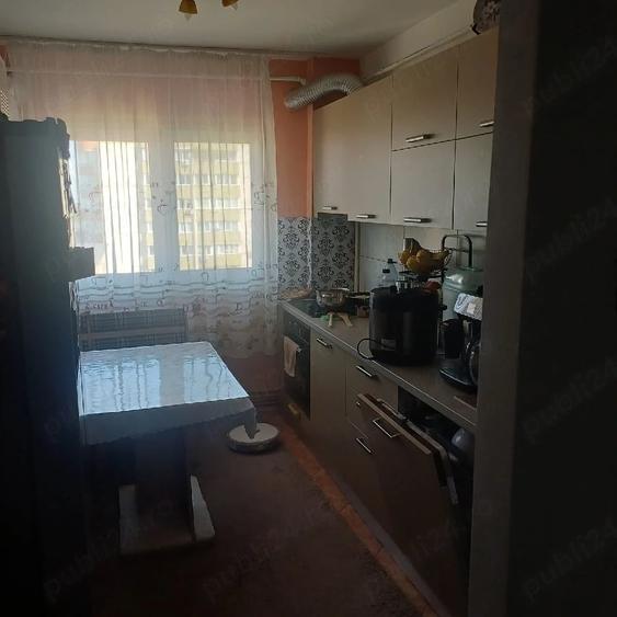 Apartament cu 4 camere semidecomandat în Hărmanului
