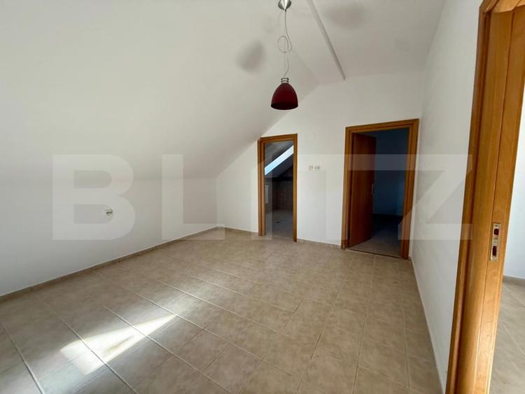 Duplex cu 6 camere cu Canalizare în Cioplea