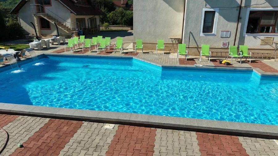 Hotel/Pensiune, de 1,284 mp, în Șoimuș