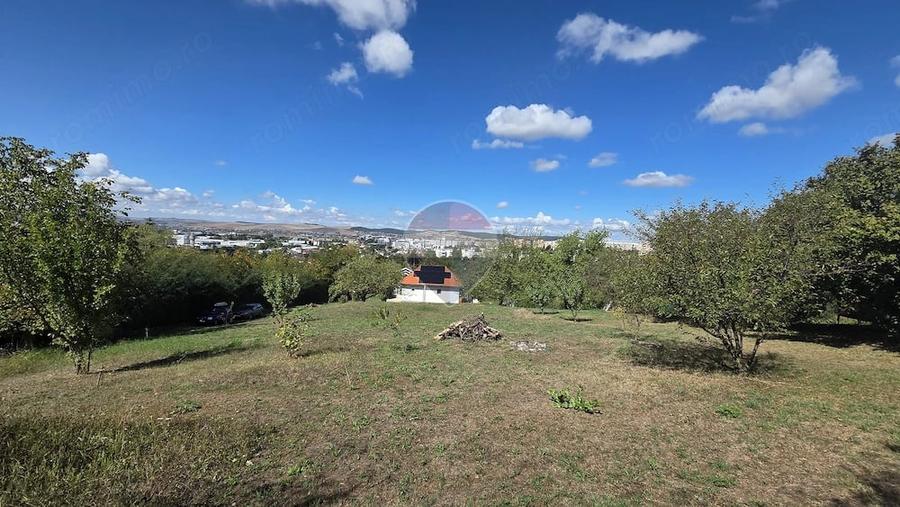 Casă cu Teren 4345 Mp în Calea Sighisoarei