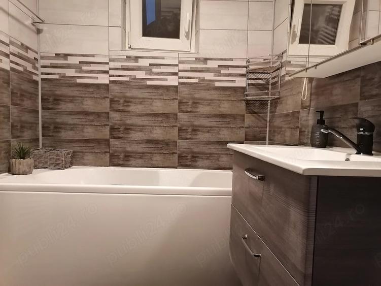 Apartament cu 3 camere decomandat, mobilat în Aradului