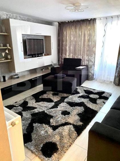 Casă individuală cu 7 camere cu Garaj în Romanești