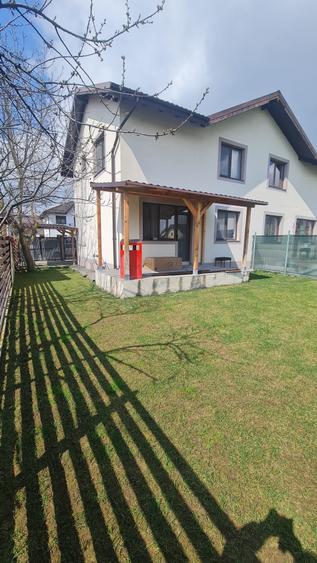 Casă cu 3 camere cu Teren 220 Mp în Berceni
