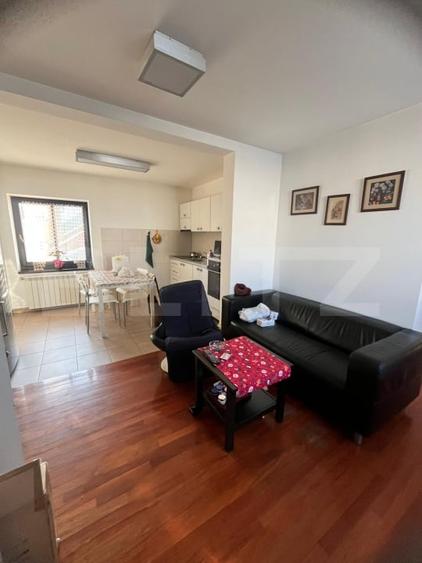 Casă individuală cu 10 camere cu Canalizare în Ultracentral