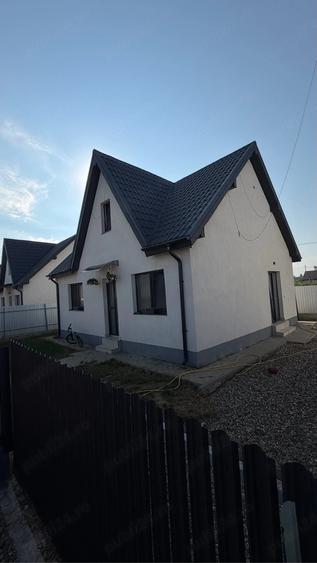 Casă cu 3 camere cu Teren 267 Mp în Exterior Vest