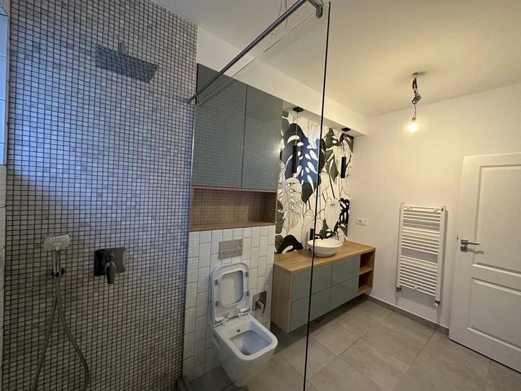 Casă individuală cu 6 camere cu Canalizare în Borhanci