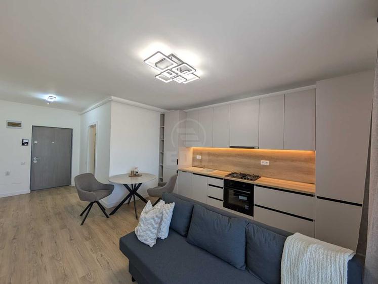 Apartament cu 2 camere semidecomandat în Florești