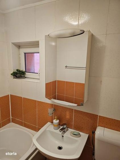 Apartament cu 3 camere, mobilat în Titan