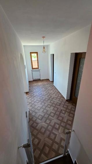 Duplex cu 4 camere cu Garaj în Podul de Fier