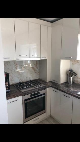Apartament cu 3 camere decomandat, mobilat în Faleza Nord