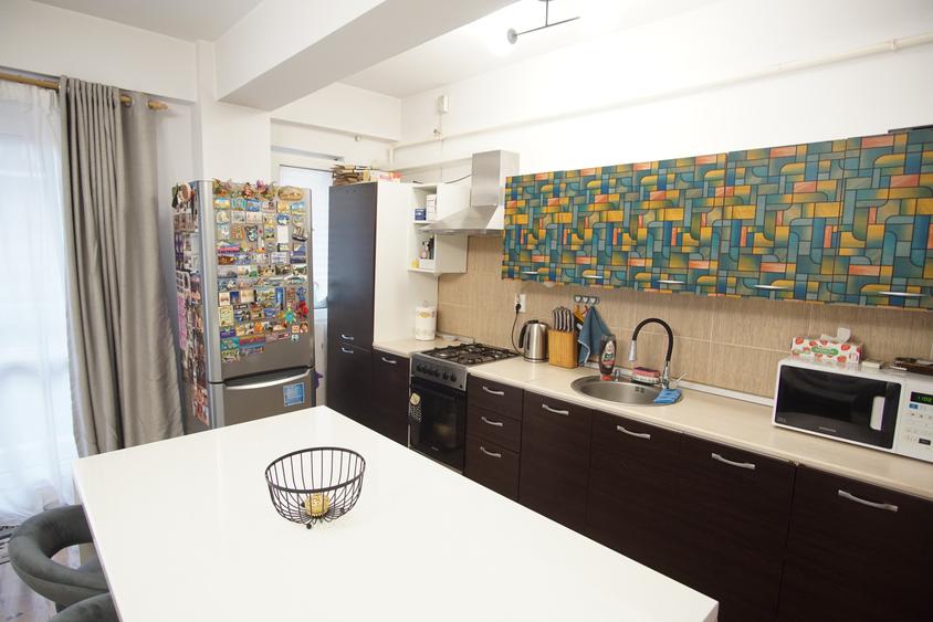 Apartament cu 3 camere decomandat în Fundeni