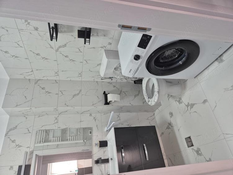 Apartament cu 2 camere decomandat în Roșu