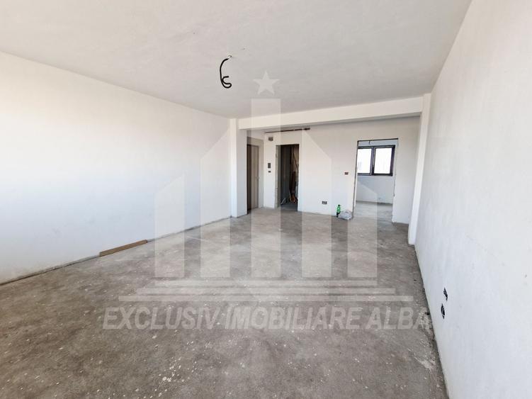 Apartament cu 3 camere decomandat în Cetate