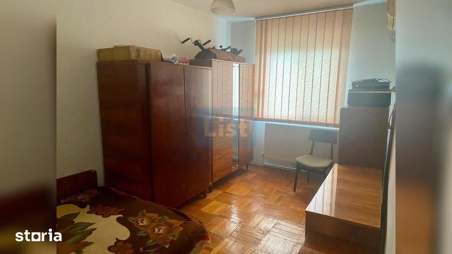 Apartament cu 3 camere semidecomandat în Central