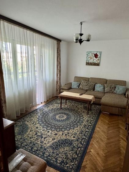 Apartament cu 4 camere decomandat în Valea Rosie