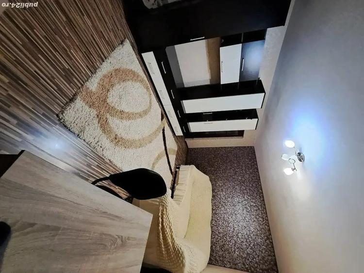 Apartament cu 3 camere decomandat, mobilat în Mircea cel Bătrân
