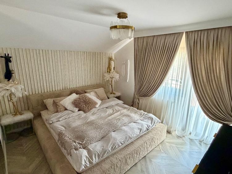 Apartament cu 4 camere decomandat în Șcheia