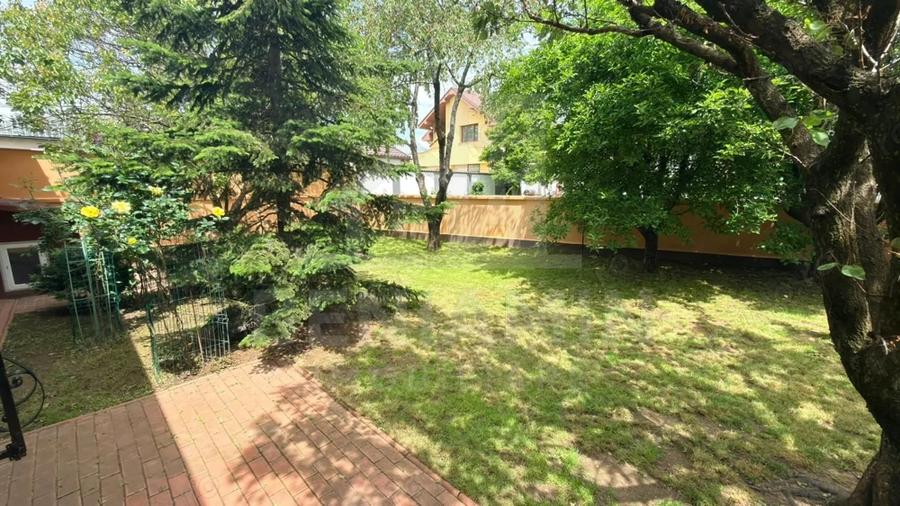 Casă cu Teren 464 Mp în Cârcea