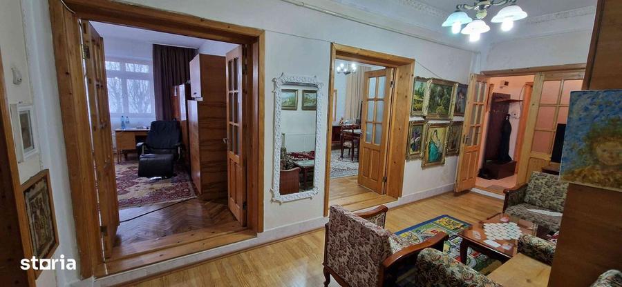 Apartament cu 2 camere decomandat, mobilat în Central