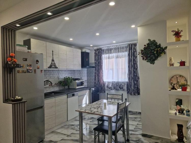 Apartament cu 2 camere nedecomandat în Cetate